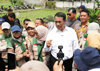 Mentan Dorong Buruh Tani Dapat Alsintan